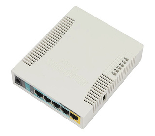 Mikrotik RB951Ui-2HnD Blanc Connexion Ethernet, supportant l'alimentation via ce port (PoE)