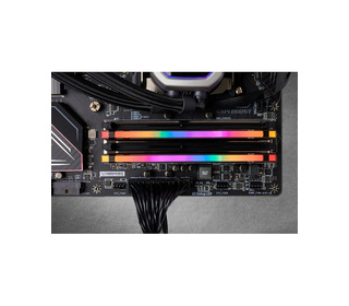 Corsair Vengeance RGB CMW16GX4M2A2666C16 16 Go 2x8 Go DDR4 288-pin DIMM