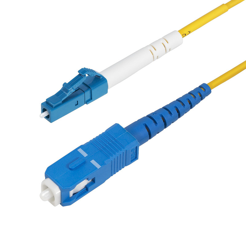StarTech.com Câble Fibre Optique de 15m Simplex Monomode LC à SC (UPC) OS2, 9/125µm, 40G/100G, Cordon Fibre Optique, Insensible 